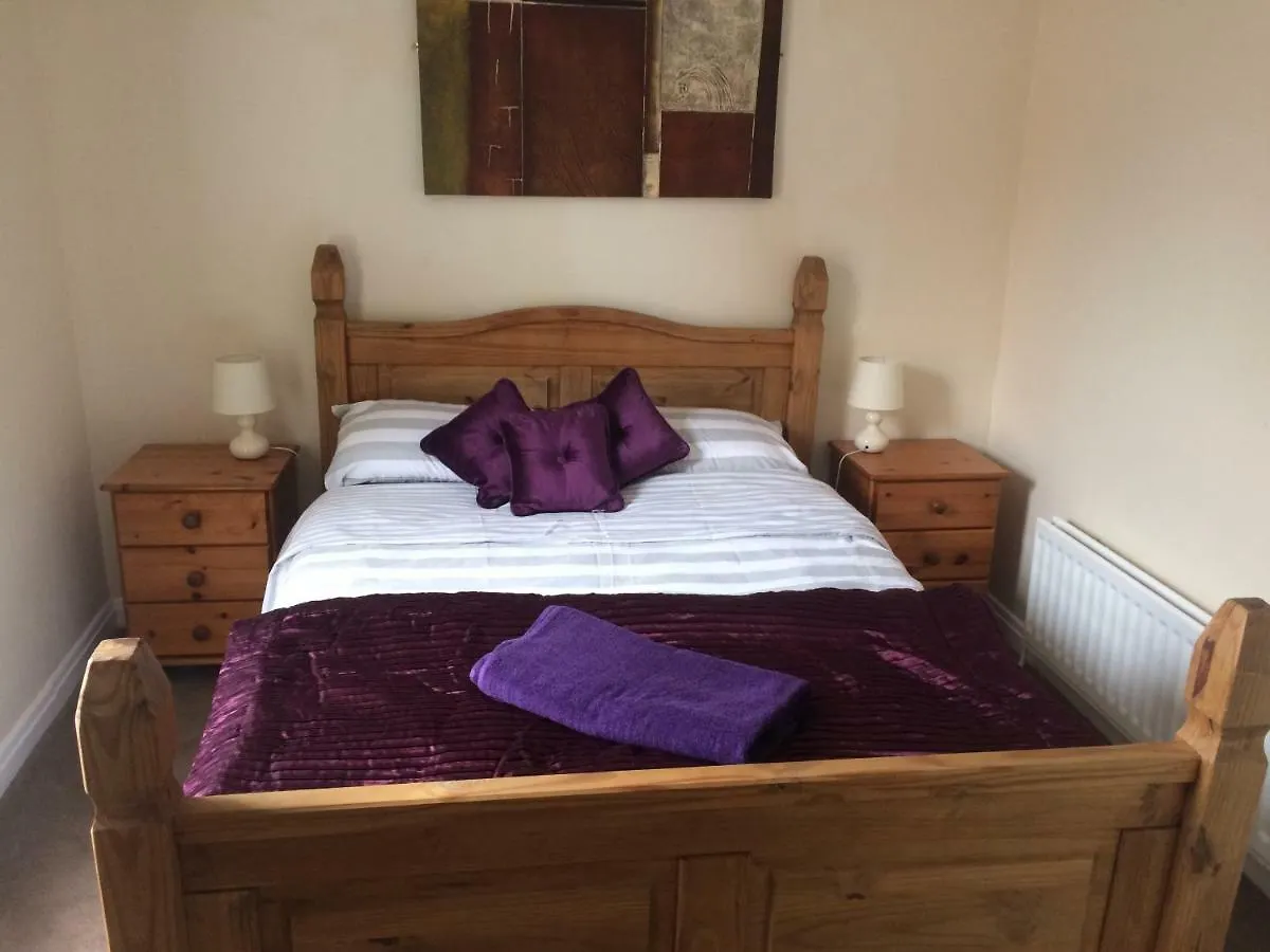 לינה וארוחת בוקר גיסבורו Priory Guest House